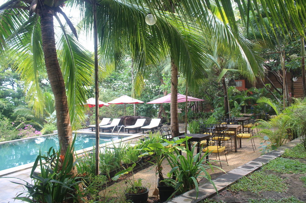 Hotel Port Hedonia Sihanoukville Exterior foto