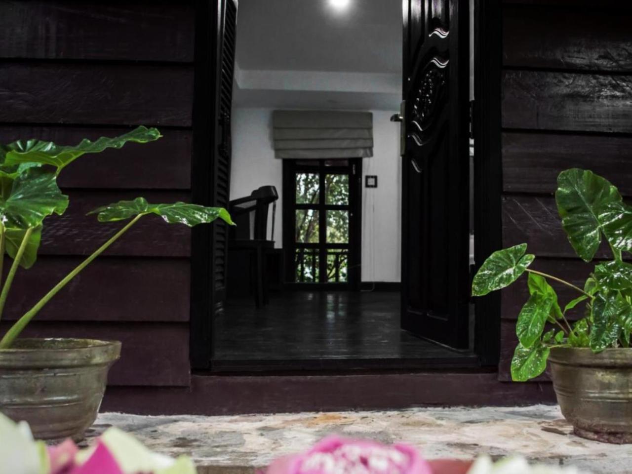Hotel Port Hedonia Sihanoukville Exterior foto